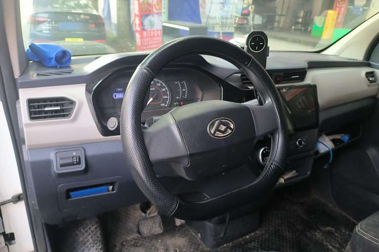 Used SAIC MAXUS EV30 2021 Pure Electric Smart Logistics Expert with Long Wheelbase—CATL
