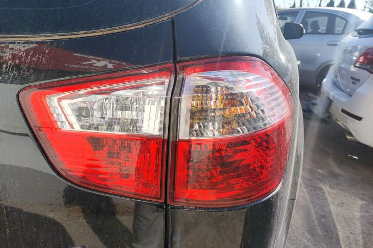 Used BYD S6 2014 2.0L Manual Luxury 5-Seater
