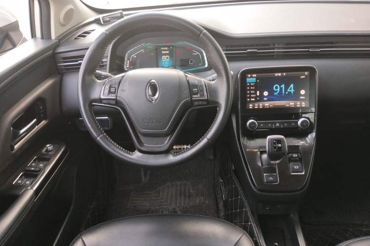 Used ORA iQ 2018 High-Range Version Smart Connectivity Model