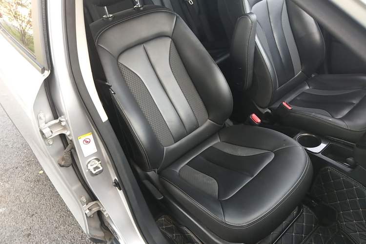 Used ORA iQ 2018 High-Range Version Smart Connectivity Model