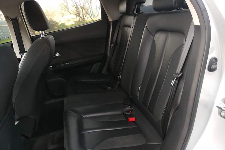 Used ORA iQ 2018 High-Range Version Smart Connectivity Model