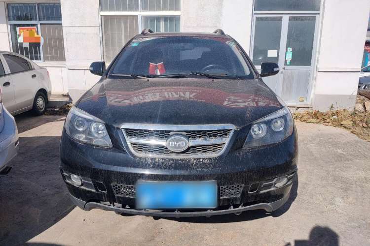 Used BYD S6 2014 2.0L Manual Luxury 5-Seater
