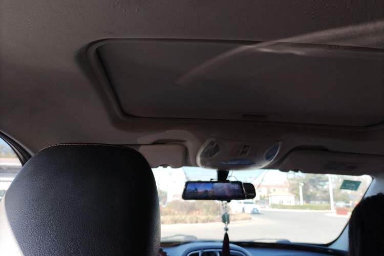 Used GAC Trumpchi GS5 Super 2015 1.8T Automatic Two-Wheel Drive Elite Edition Headliner