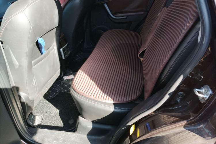 Used GAC Trumpchi GS5 Super 2015 1.8T Automatic Two-Wheel Drive Elite Edition Left Rear Seat