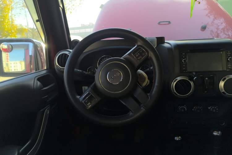 Used Jeep Wrangler 2011 3.8L Sahara Four-Door Edition