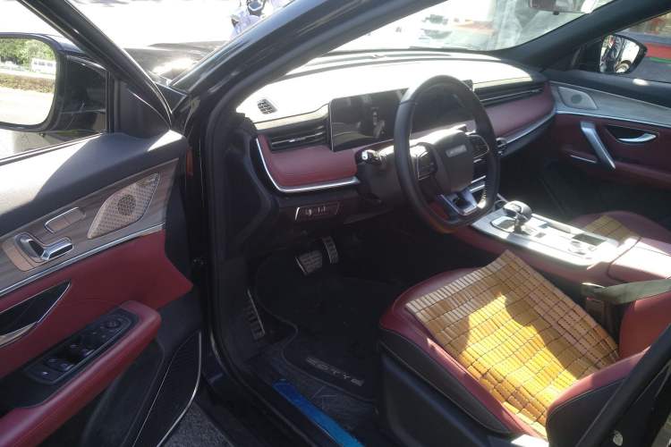 Used JETOUR X70 PLUS 2023 1.5T DCT Brave PLUS 7-Seater
