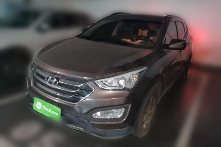 Used Hyundai Santa Fe 2013 2.4L Automatic 4x4 Smart Version