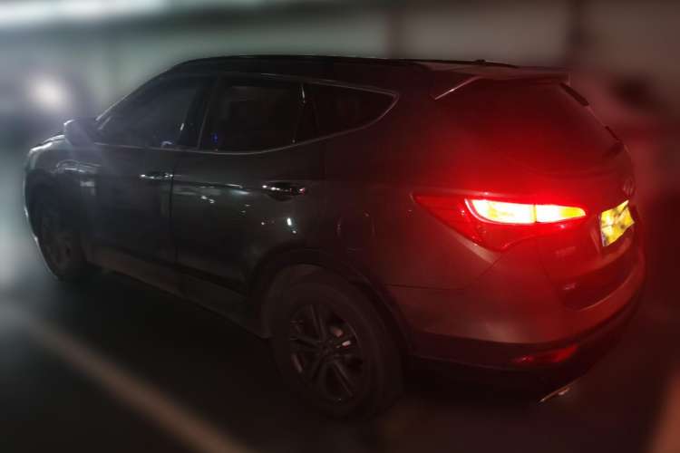 Used Hyundai Santa Fe 2013 2.4L Automatic 4x4 Smart Version