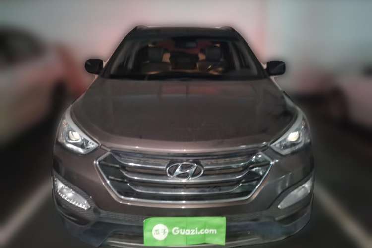 Used Hyundai Santa Fe 2013 2.4L Automatic 4x4 Smart Version