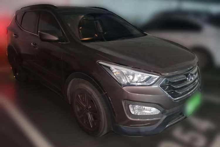 Used Hyundai Santa Fe 2013 2.4L Automatic 4x4 Smart Version