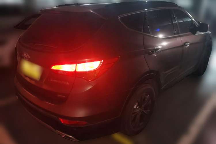 Used Hyundai Santa Fe 2013 2.4L Automatic 4x4 Smart Version