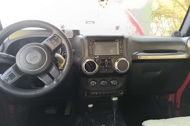 Used Jeep Wrangler 2011 3.8L Sahara Four-Door Edition