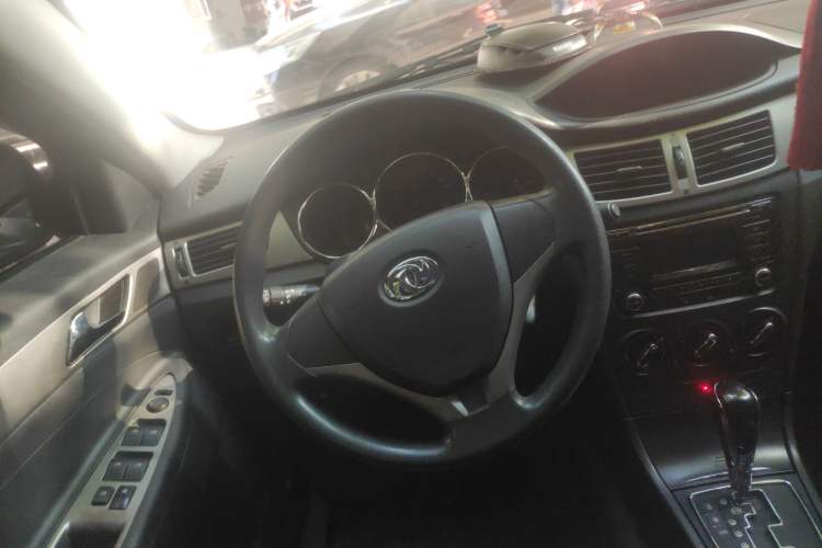 Used Dongfeng Aeolus S30 2011 1.6L Automatic Zunya Model
