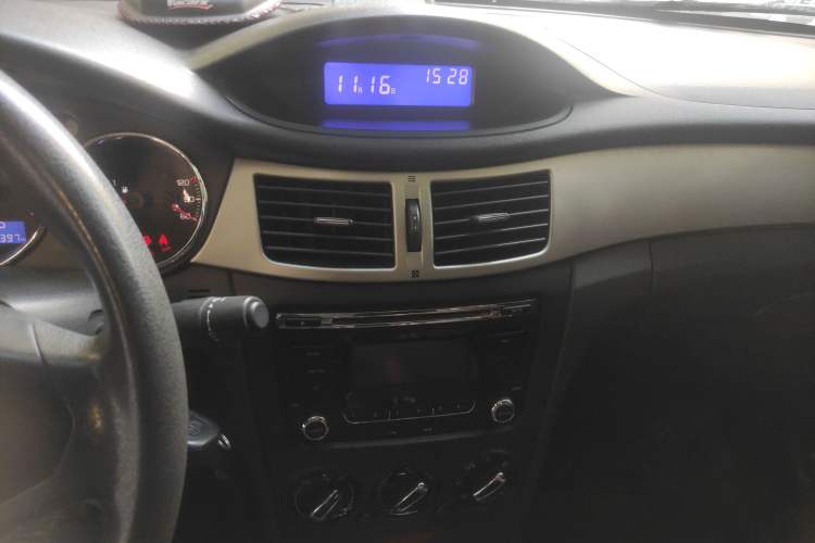 Used Dongfeng Aeolus S30 2011 1.6L Automatic Zunya Model
