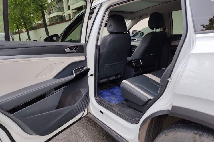 Used Volkswagen ID.6 CROZZ 2021 Revised Version Long-Range PURE+ Edition Left Rear Seat