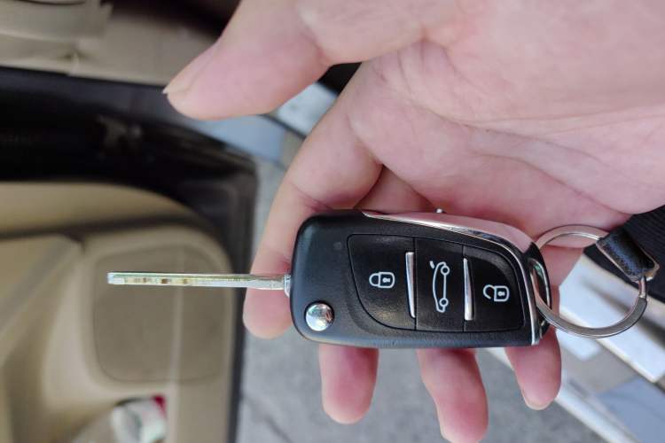 Used Toyota Highlander 2009 2.7L Two-Wheel Drive 7-Seater Luxury Edition
