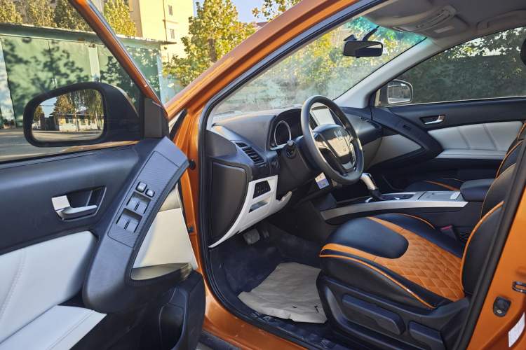 Used Luxgen U6 SUV 2014 1.8T Charm Version
