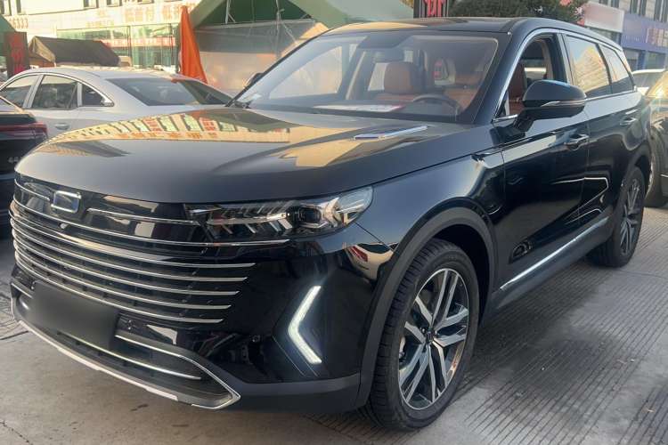 Used Bestune T99 2023 2.0T Automatic Premium (6AT)
