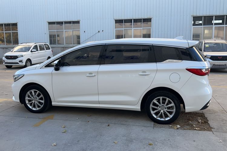 Used BYD Song MAX 2019 1.5T Manual Smart Connect Ruiyi Sunroof Model 6 Seats China VI Standard