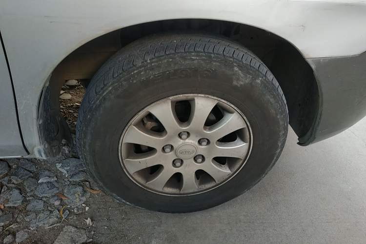 Used JAC Refine 2011 2.0L Shuttle Gasoline Comfort Edition HFC4GA3
