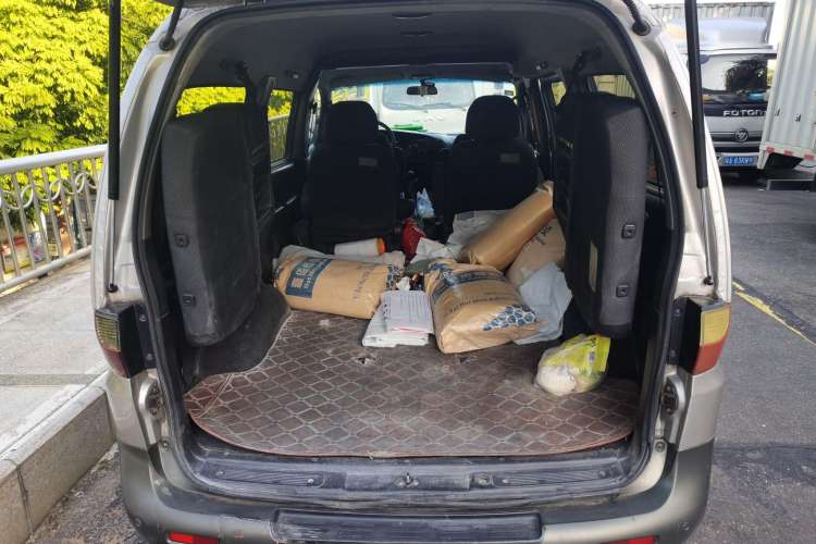 Used JAC Refine 2011 2.0L Shuttle Gasoline Comfort Edition HFC4GA3
