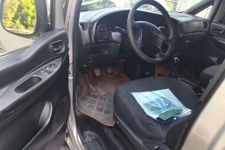 Used JAC Refine 2011 2.0L Shuttle Gasoline Comfort Edition HFC4GA3
