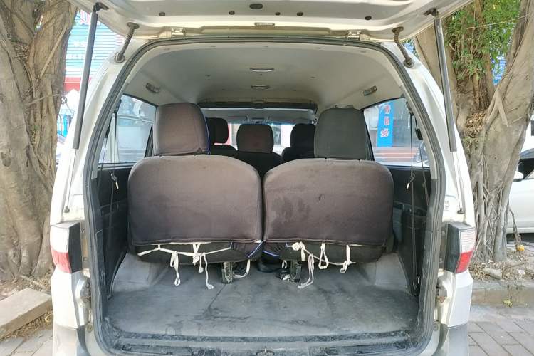 Used JAC Refine 2011 2.0L Shuttle Gasoline Comfort Edition HFC4GA3
