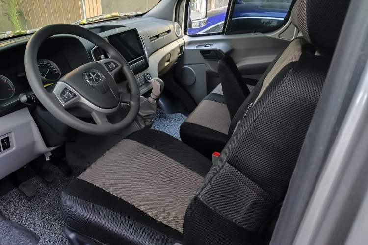 Used JAC Sunray 2021 2.0T 5-Series Star Business Van 5- to 12-Seater High-Roof Version D20TCIF1
