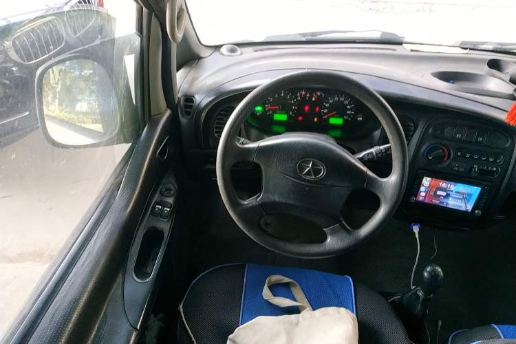 Used JAC Refine 2011 2.0L Shuttle Gasoline Comfort Edition HFC4GA3
