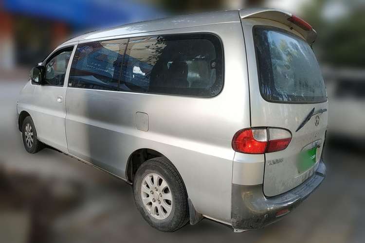 Used JAC Refine 2011 2.0L Shuttle Gasoline Comfort Edition HFC4GA3
