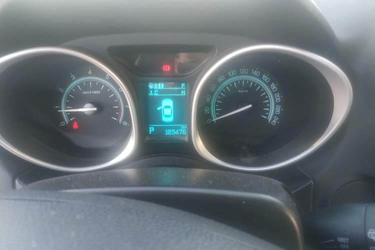 Used GAC Trumpchi GS5 Super 2015 2.0L Automatic Two-Wheel Drive Comfort Edition Odometer Close Up