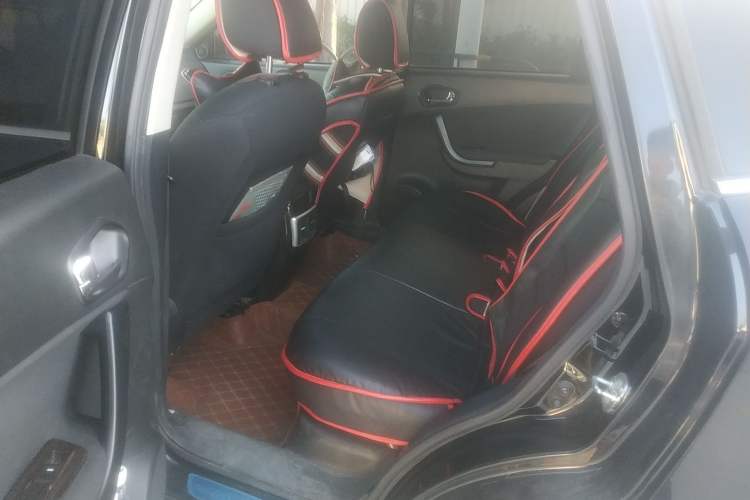 Used GAC Trumpchi GS5 Super 2015 2.0L Automatic Two-Wheel Drive Comfort Edition Left Rear Seat