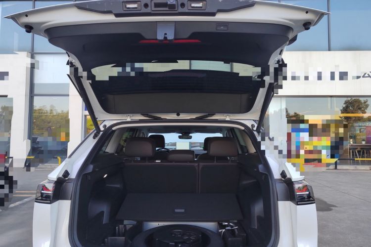 Used Volkswagen Tavendor 2023 380TSI All-Wheel Drive R-Line Journey Edition Trunk