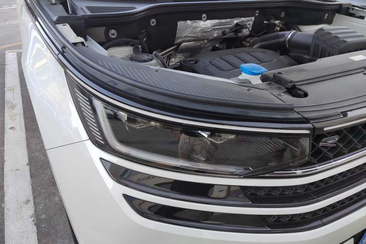 Used Volkswagen Tavendor 2023 380TSI All-Wheel Drive R-Line Journey Edition Right Front Headlight