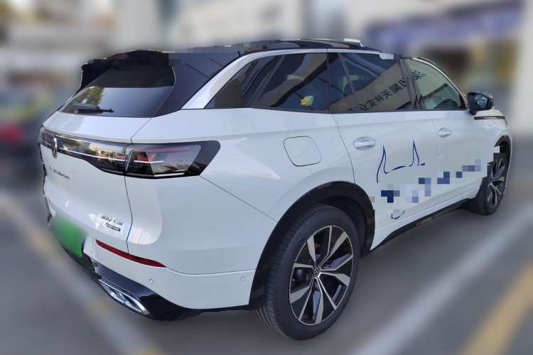 Used Volkswagen Tavendor 2023 380TSI All-Wheel Drive R-Line Journey Edition Rear Right 45 Deg