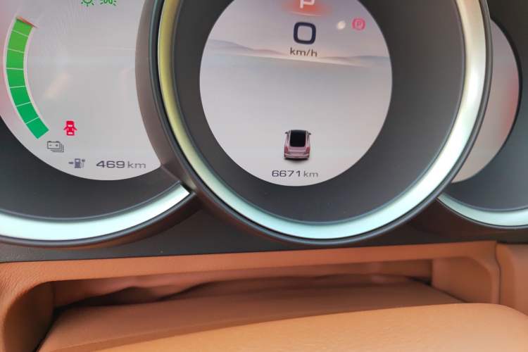 Used ORA Lightning Cat 2022 555 km Luxury Edition