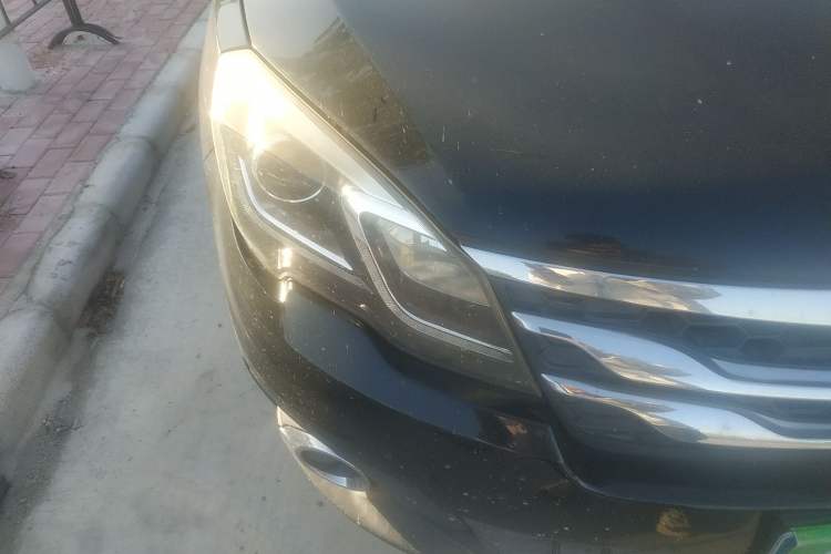 Used GAC Trumpchi GS5 Super 2015 2.0L Automatic Two-Wheel Drive Comfort Edition Right Front Headlight
