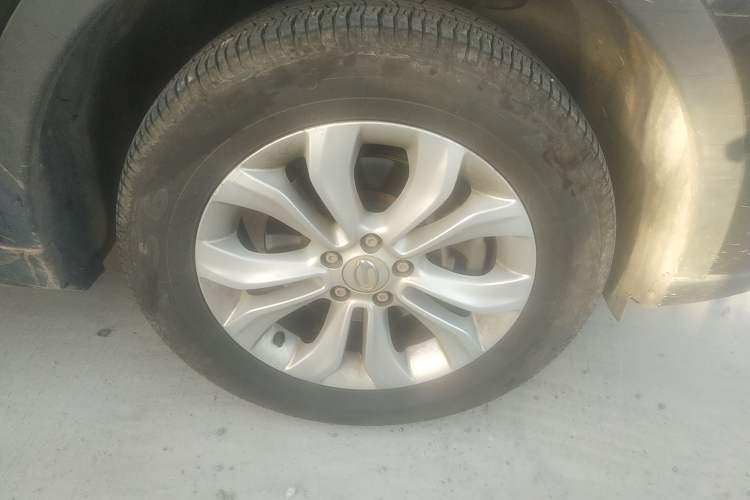 Used GAC Trumpchi GS5 Super 2015 2.0L Automatic Two-Wheel Drive Comfort Edition Right Front Wheel Hub