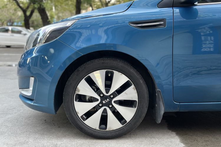 Used Kia K2 2012 Hatchback 1.6L AT Premium Commemorative Edition
