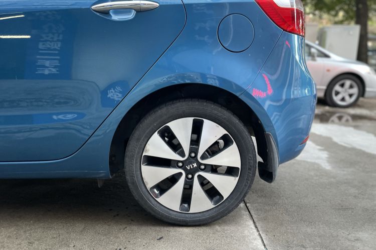 Used Kia K2 2012 Hatchback 1.6L AT Premium Commemorative Edition
