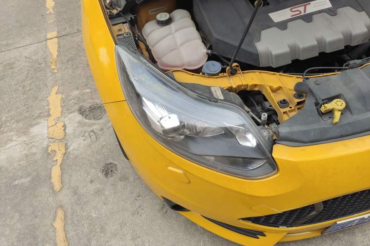 Used Ford Focus 2013 2.0T ST Orange Edition
