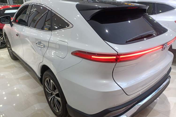 Used Toyota Harrier 2022 Dual-Engine 2.5L CVT Two-Wheel Drive Luxury Edition
