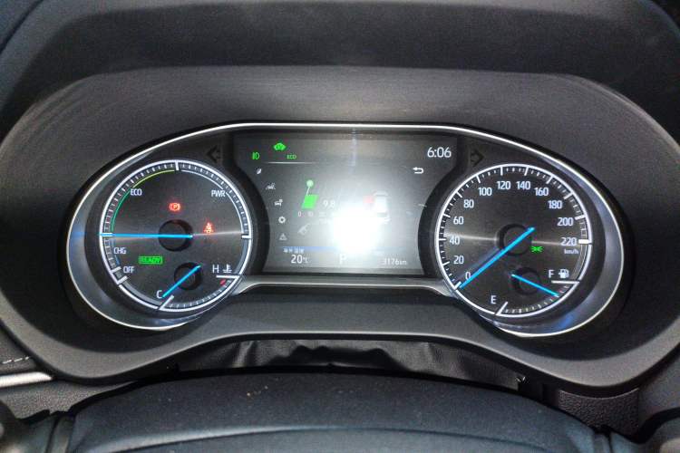 Used Toyota Harrier 2022 Dual-Engine 2.5L CVT Two-Wheel Drive Luxury Edition
