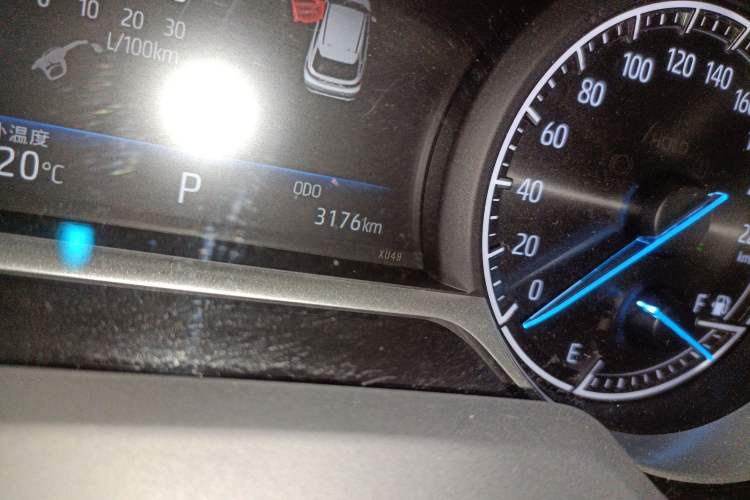 Used Toyota Harrier 2022 Dual-Engine 2.5L CVT Two-Wheel Drive Luxury Edition
