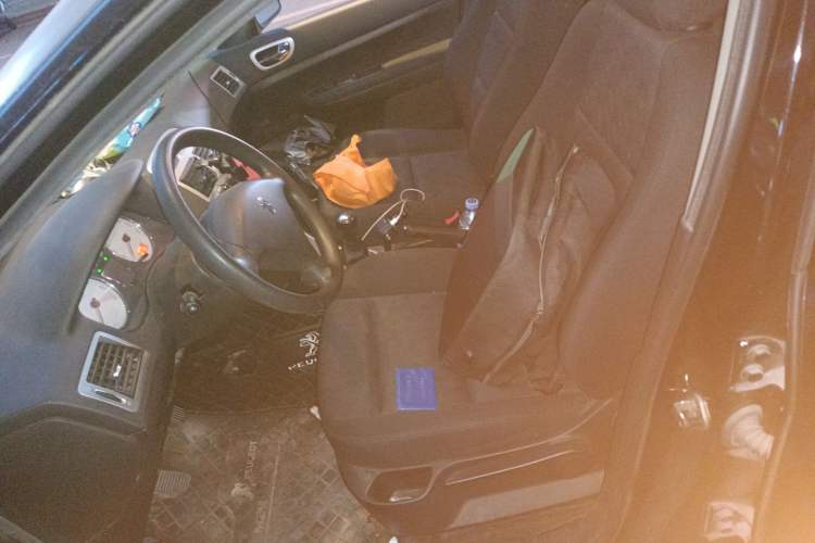 Used Peugeot 307 2011 1.6L Manual CROSS Left Front Seat