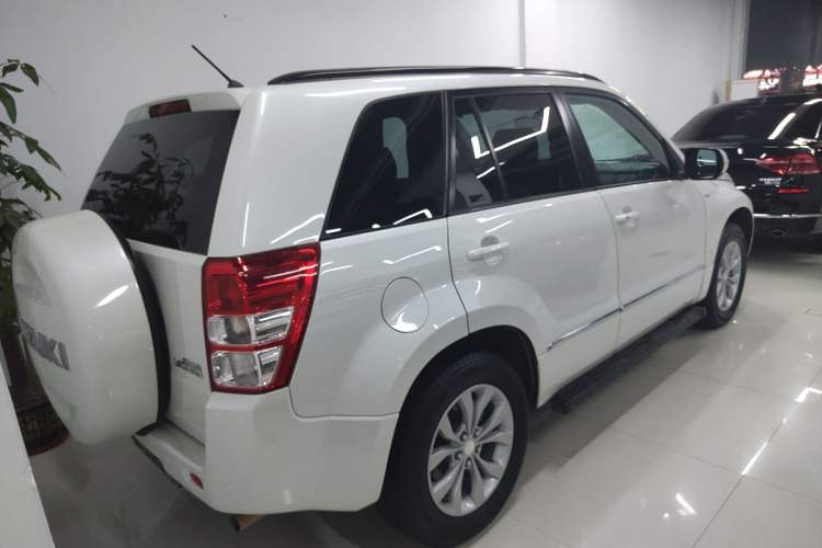 Used Suzuki Grand Vitara 2012 2.4L AT Luxury Navigation 5-Door Version