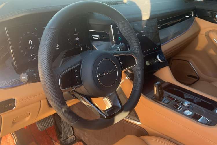 Used Lynk & Co 09 EM-P 2023 2.0TD EM-P Four-Wheel Drive Asian Games Executive Edition Five Seats
