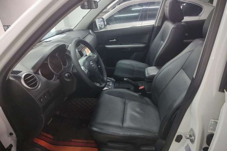 Used Suzuki Grand Vitara 2012 2.4L AT Luxury Navigation 5-Door Version