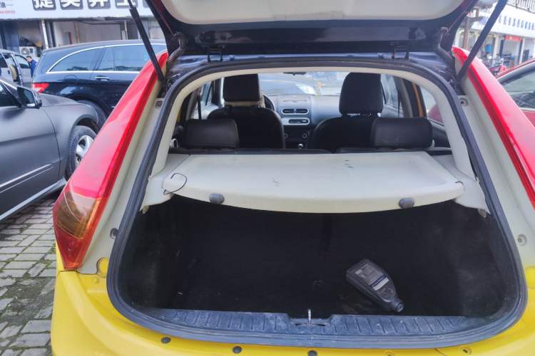 Used MG 3 2011 1.5L AMT Elite Edition Trunk