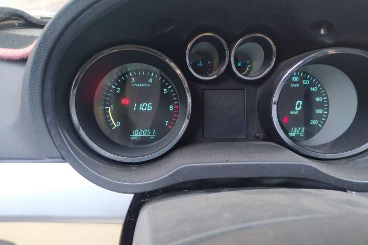 Used Chana Ruixing M90 2018 2.0L Comfort-Grade High-Roof Dual-Slide Door 6-Seater 4G94S
